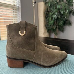 Cole Haan Women's Olive Green Suede Ankle Boots size 9B